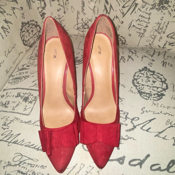 Apt 9 Beautiful Red High Heels with Bow - Picture 2 of 2